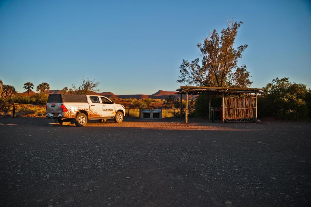 Palmwag Campsite Eksteriør billede